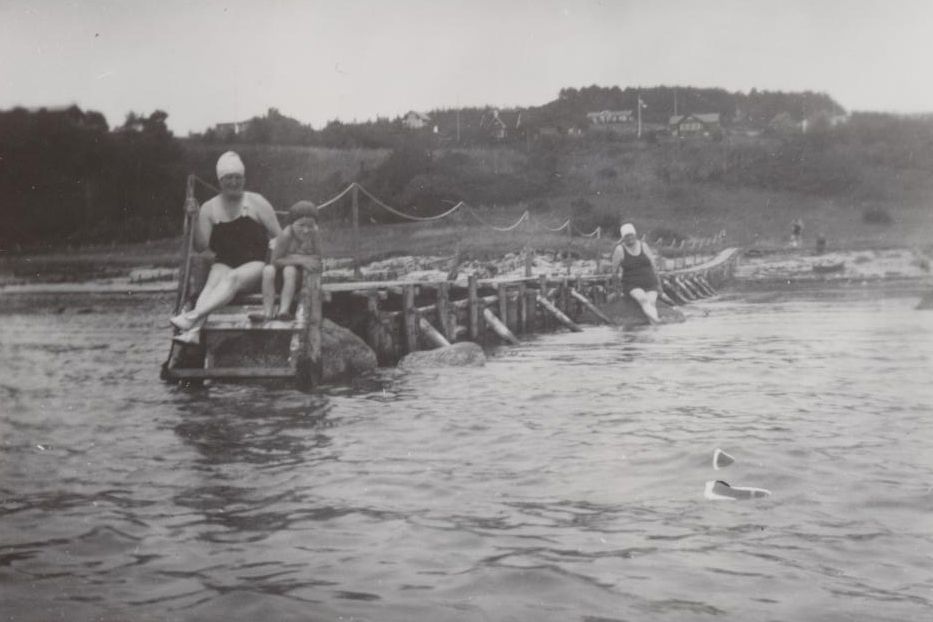 Historisk billede af strandbroen